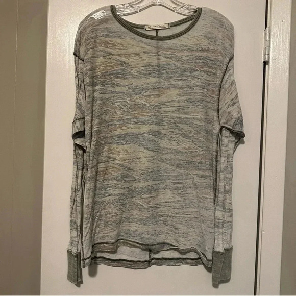 We the Free Women's Long Sleeve Faded Burnout Tiger Camo Shirt Top size XS - Picture 2 of 9